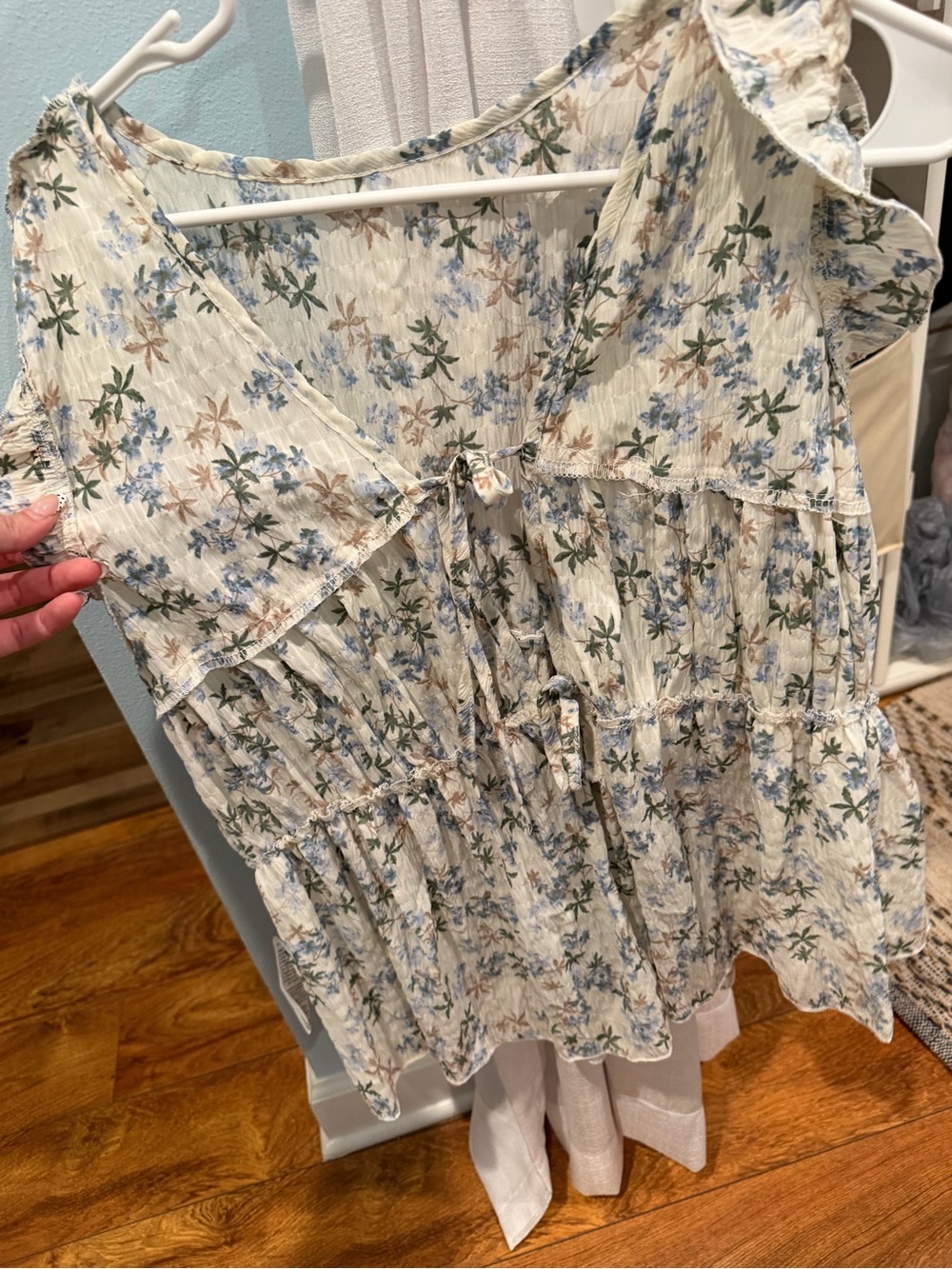 SHEIN Cream Floral Ruffled Tie-Front Blouse